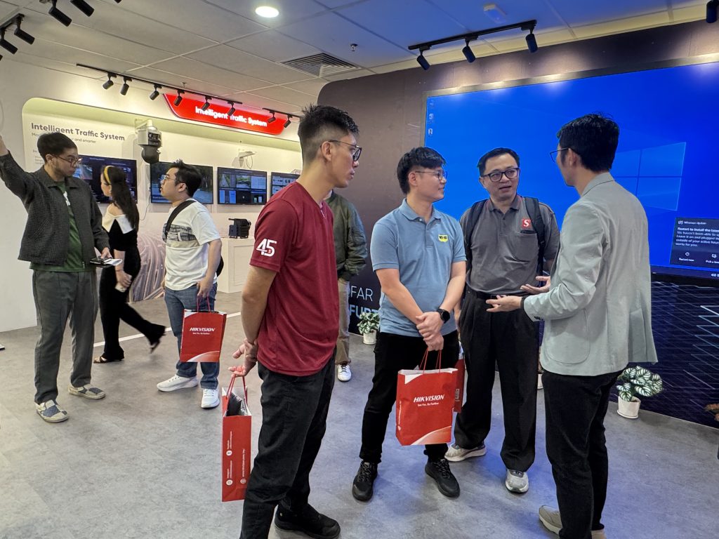 having conversation with sellers