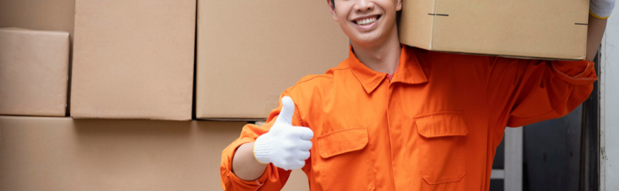 courier service staff thumbs up